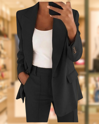 Odette™ | Timeless Elegance in a Sophisticated Suit